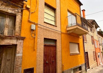 Foto 2 - Independent house Via San Martino
 
52, Montegiorgio - photo 2