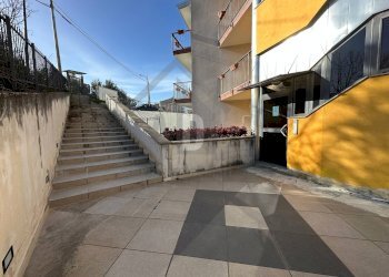 Foto 33 - Three-room apartment via Colle degli Ulivi
 
39, Mendicino - photo 33