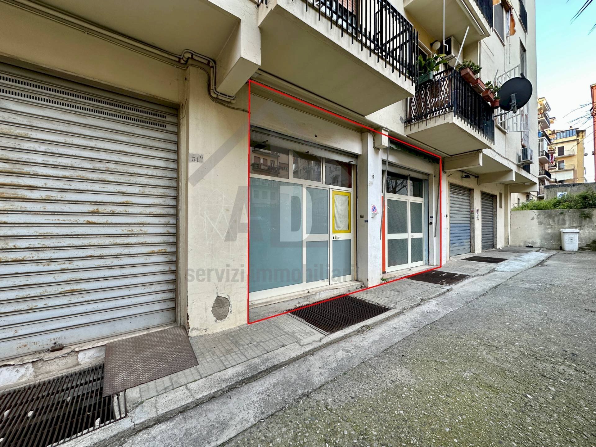 Foto 1 - Magazzino VIA SIMONETTA
 
31, Cosenza - foto 1