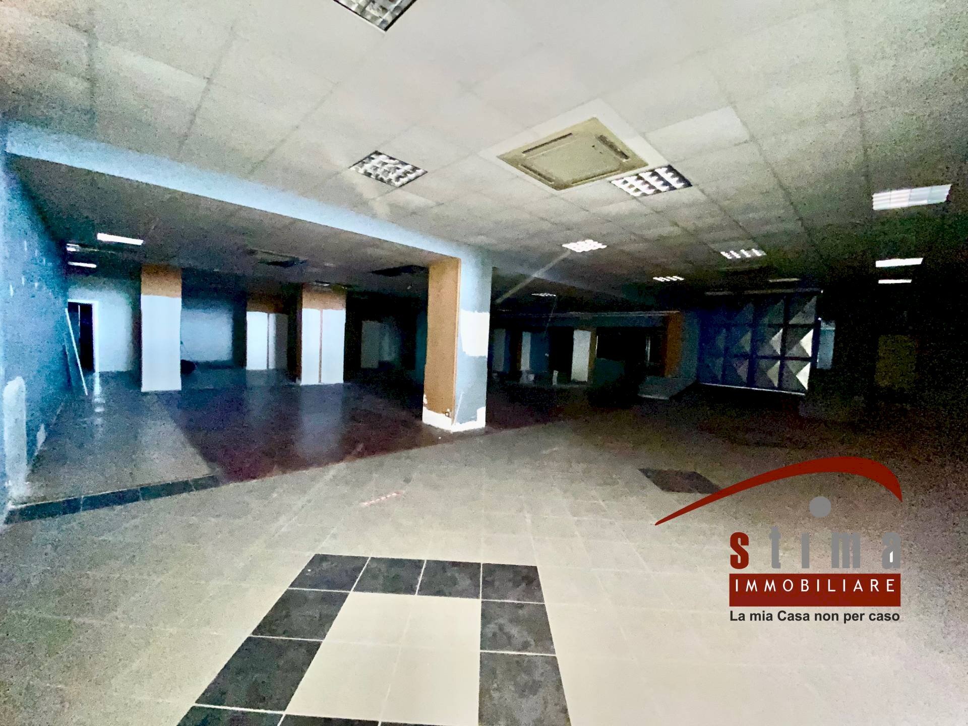 Foto 2 - Locale Commerciale via Basento
 
20, Siracusa - foto 2