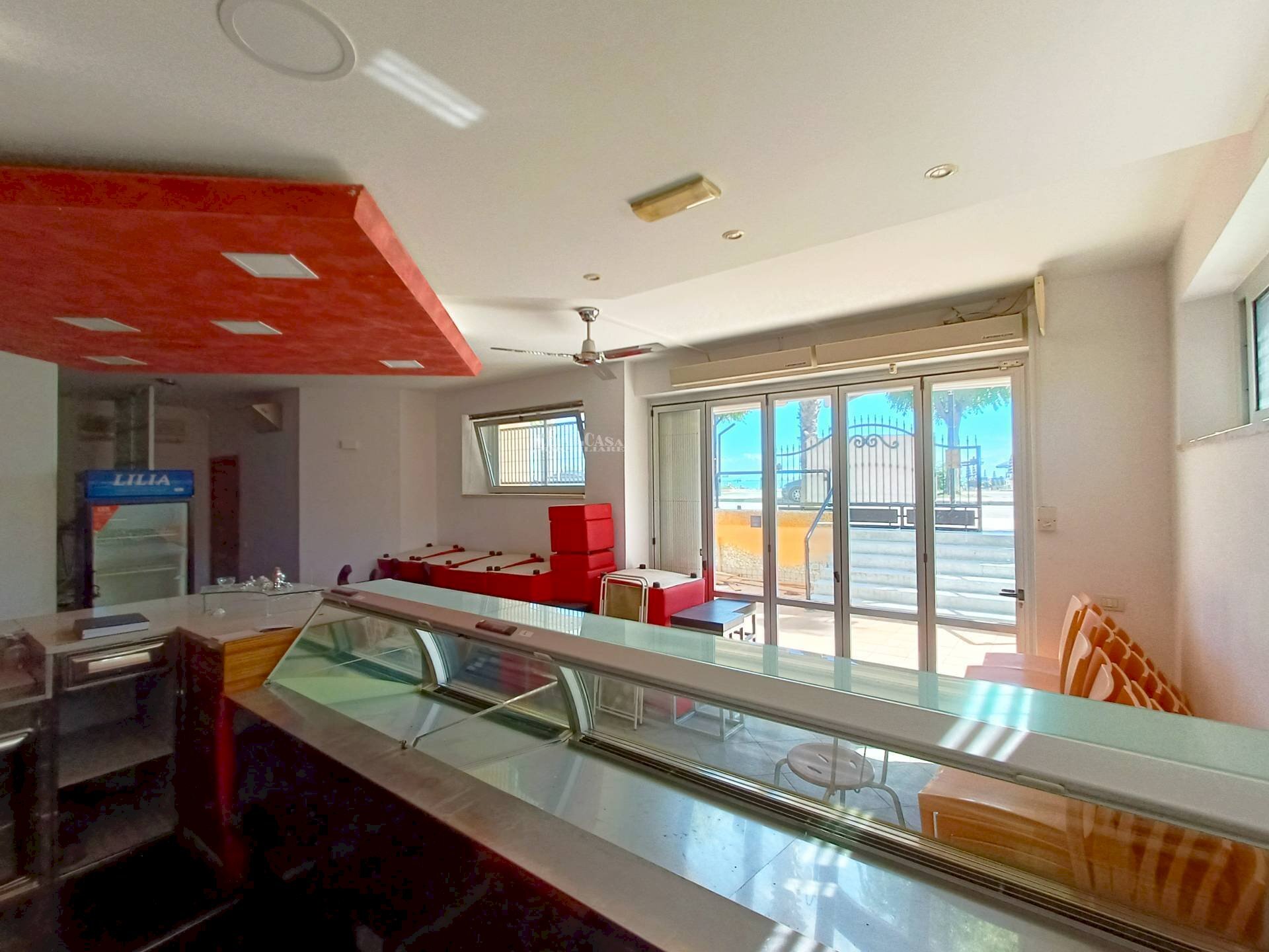 Foto 1 - Locale Commerciale LUNGOMARE EUROPA
 
62, Martinsicuro - foto 1