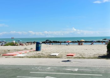 Foto 25 - Locale Commerciale LUNGOMARE EUROPA
 
62, Martinsicuro - foto 24