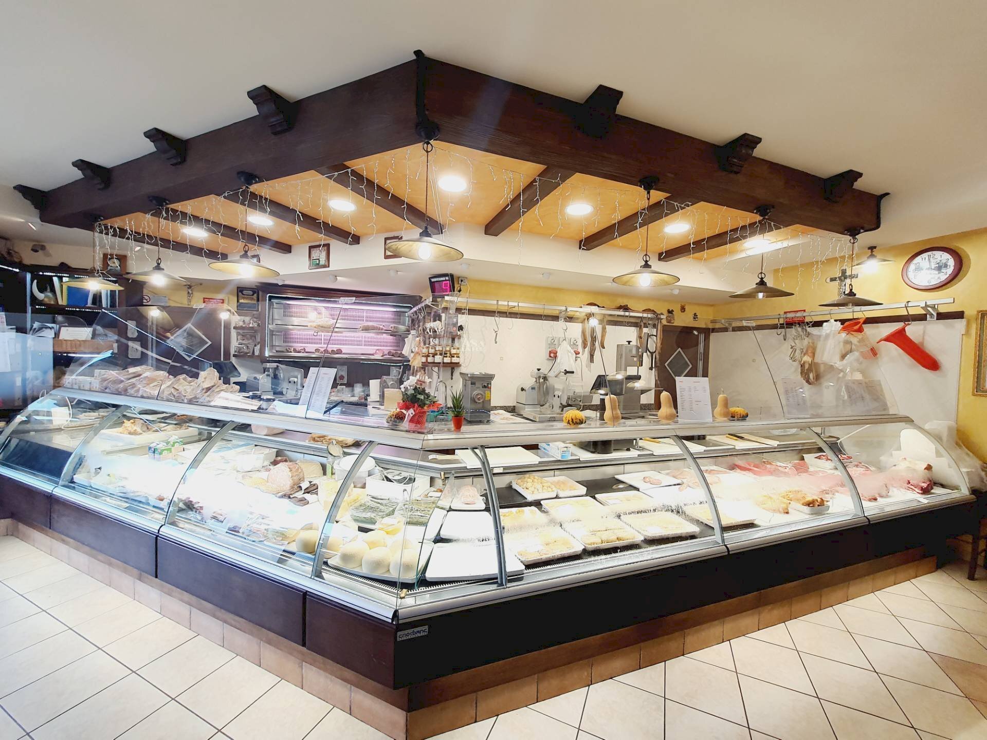 Foto 1 - Attività Commerciale via del cacciatore
 
62, San Benedetto del Tronto - foto 1