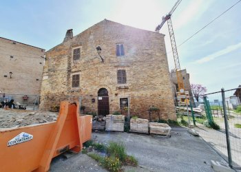 Foto 3 - Casa indipendente piazza fiume
 
6, Montefiore dell'Aso - foto 3