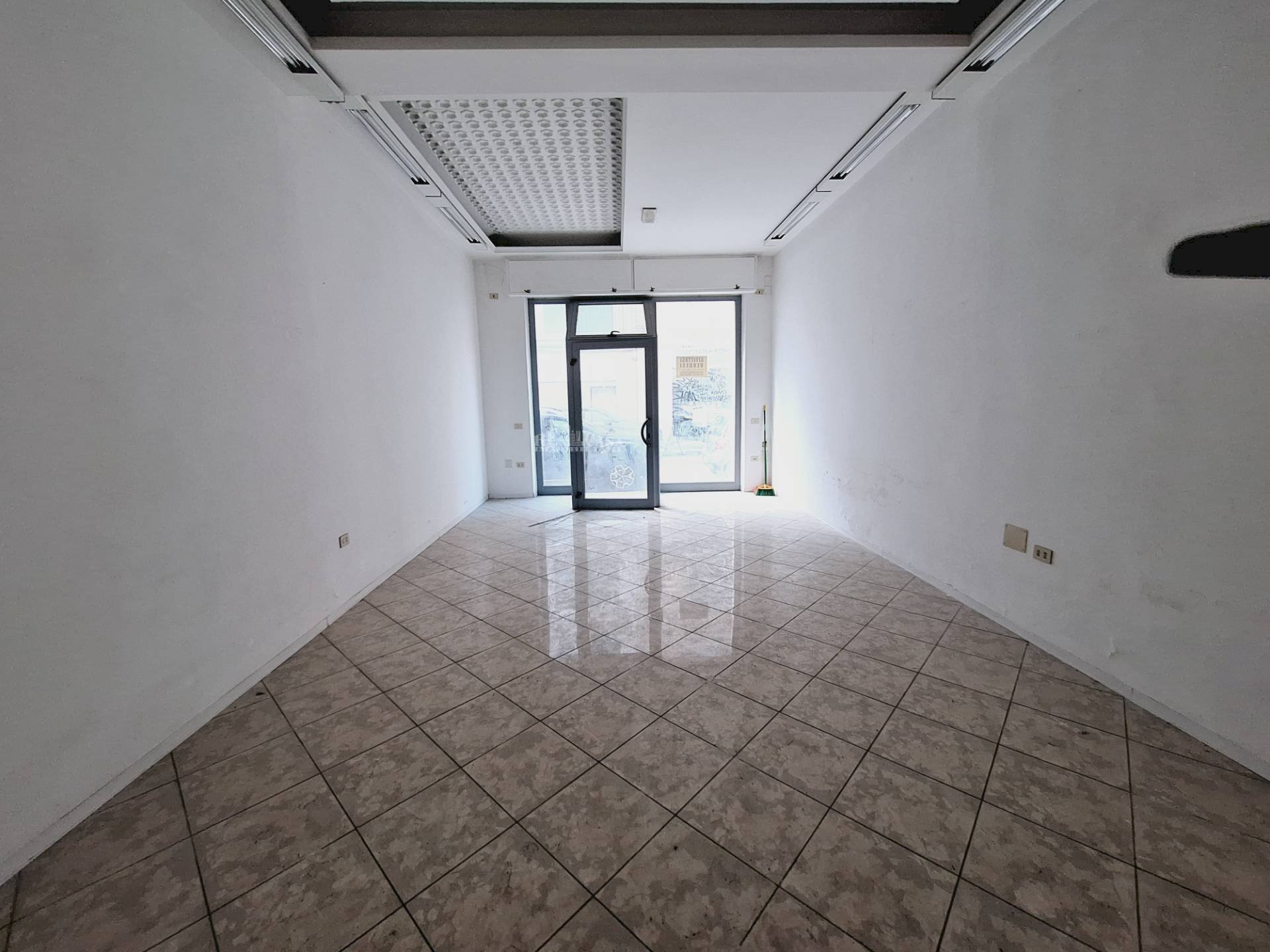 Foto 1 - Commercial Premises via risorgimento, San Benedetto del Tronto - photo 1