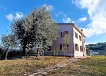 Foto 1 - Casa indipendente strada provinciale 91
 
40, Montefiore dell'Aso - foto 1