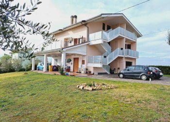 Foto 1 - Villa contrada montetinello
 
25, Monteprandone - foto 1