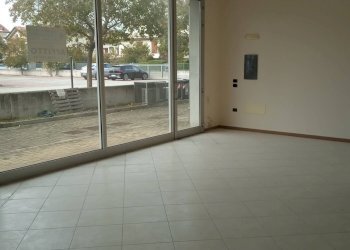 Foto 6 - Negozio via Bosnia
 
4, San Mauro Pascoli - foto 6