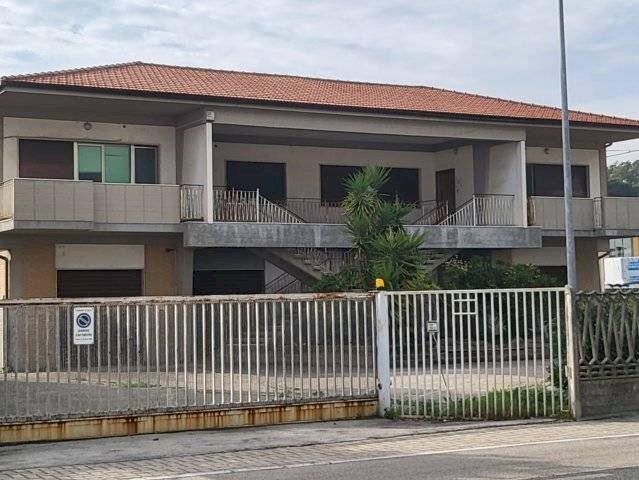 Foto 2 - Capannone Strada statale 16, Silvi - foto 2