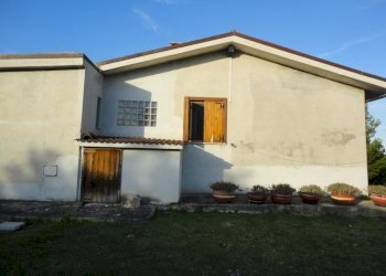 Foto 20 - Rustic Via Santa Maria Del Monte
 
18, Poggio San Marcello - photo 20