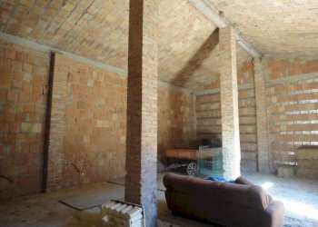 Magazzino - Azienda agricola Colle Ravara
 
27, Serra de' Conti - foto 5