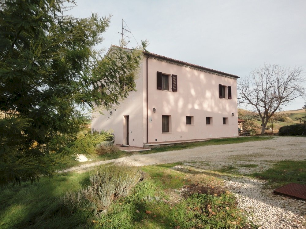 Foto 2 - Villa XXV aprile
 
63, Castelplanio - photo 2