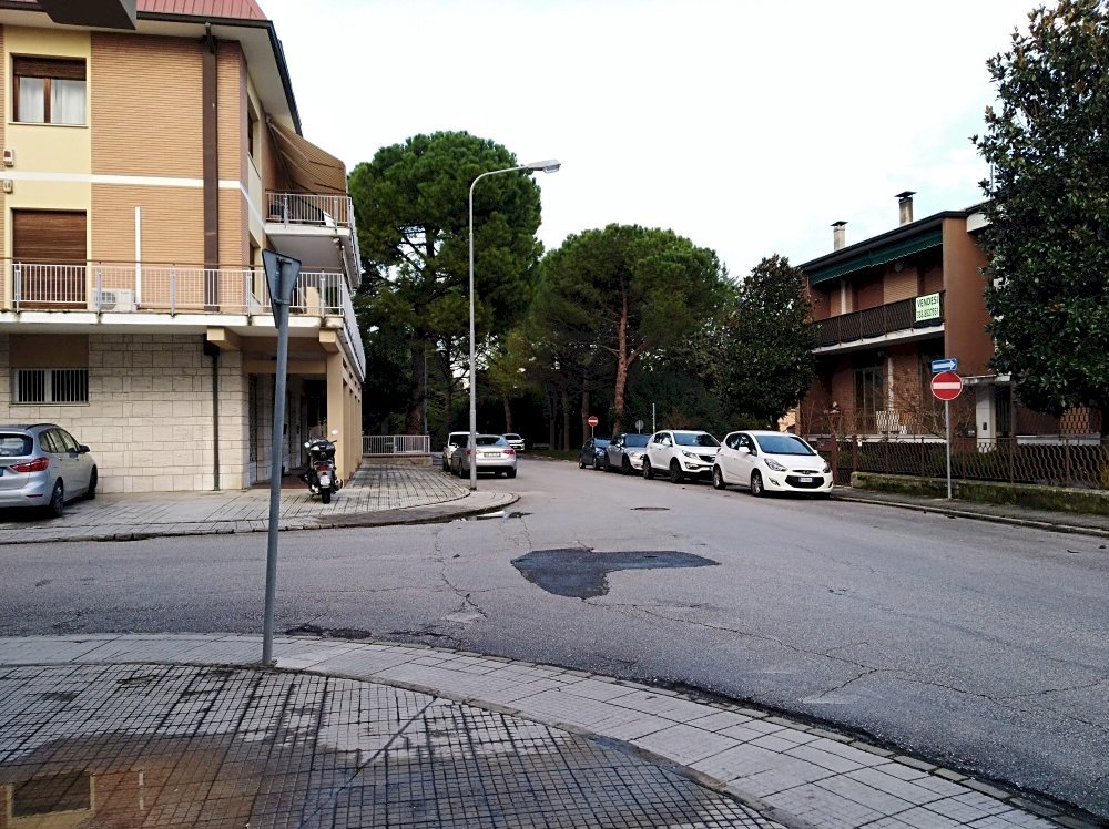 Foto 2 - Commercial Premises Via San Antonio da Padova
 
4/C, Jesi - photo 2
