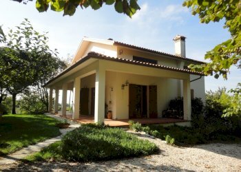 Foto 2 - Villa via fonte del ragosto
 
3, Ostra - foto 2