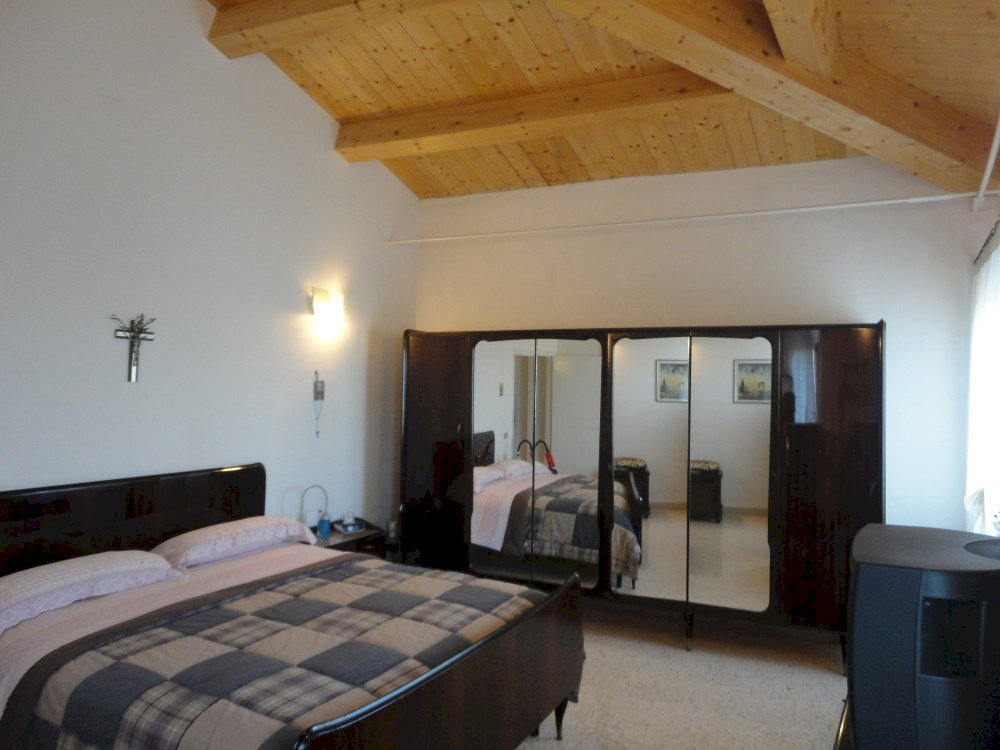 Foto 2 - Appartamento via Madonna della neve
 
5, Monte Roberto - foto 2