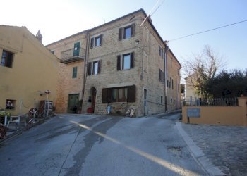 Foto 1 - Appartamento via Madonna della neve
 
5, Monte Roberto - foto 1