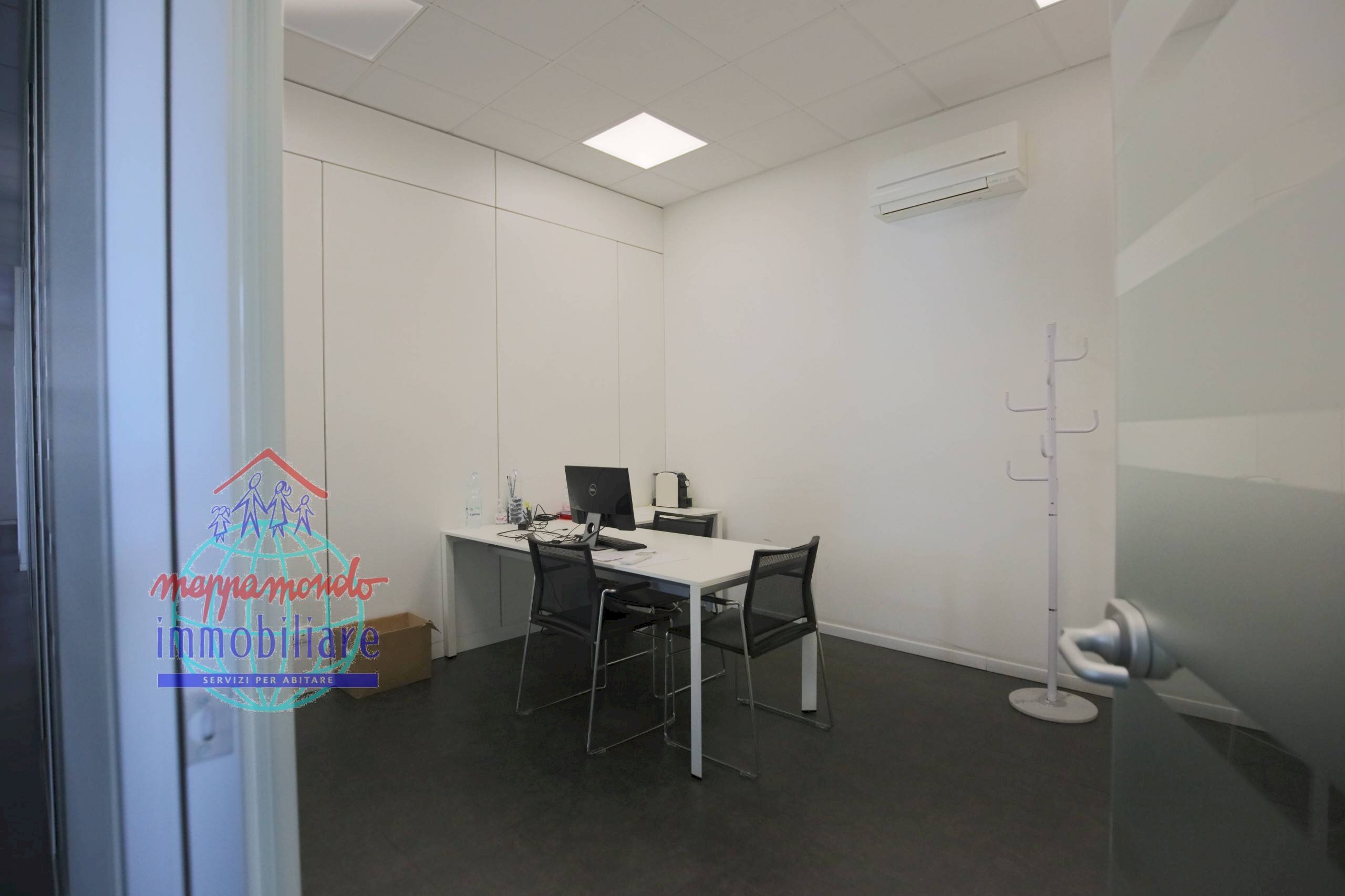 Foto 2 - Capannone VIA FARINI
 
15, Cento - foto 2