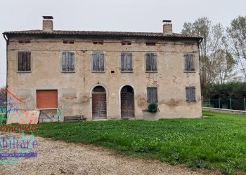 Foto 1 - Rustico VIA GUZZINATI, Cento - foto 1