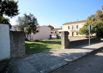 Foto 3 - Terreno edificabile VIA MONTESSORI
 
2, Telti - foto 3