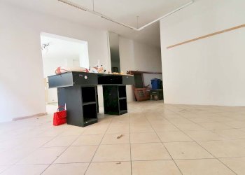 Foto 2 - Locale Commerciale via marconi
 
37, Castelfranco di Sotto - foto 2