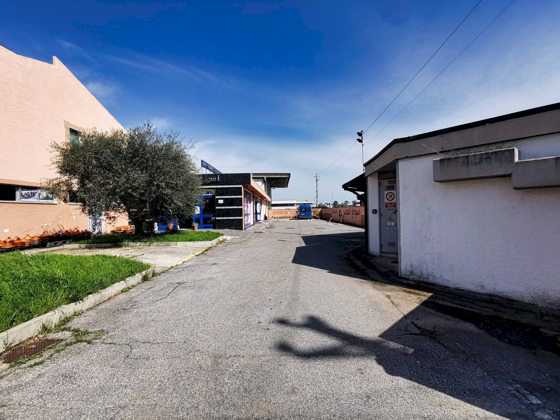 Foto 3 - Locale Commerciale via giovanni xxiii
 
14, Pontedera - foto 3