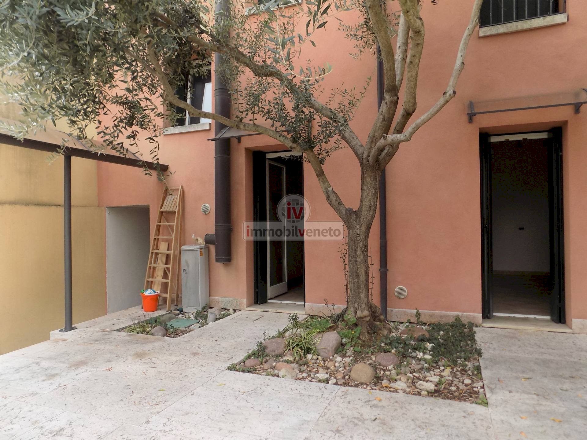 Foto 2 - Attività Commerciale VIA ROMA
 
52, Lonigo - foto 2