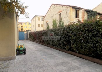 Foto 3 - Attività Commerciale VIA ROMA
 
52, Lonigo - foto 3