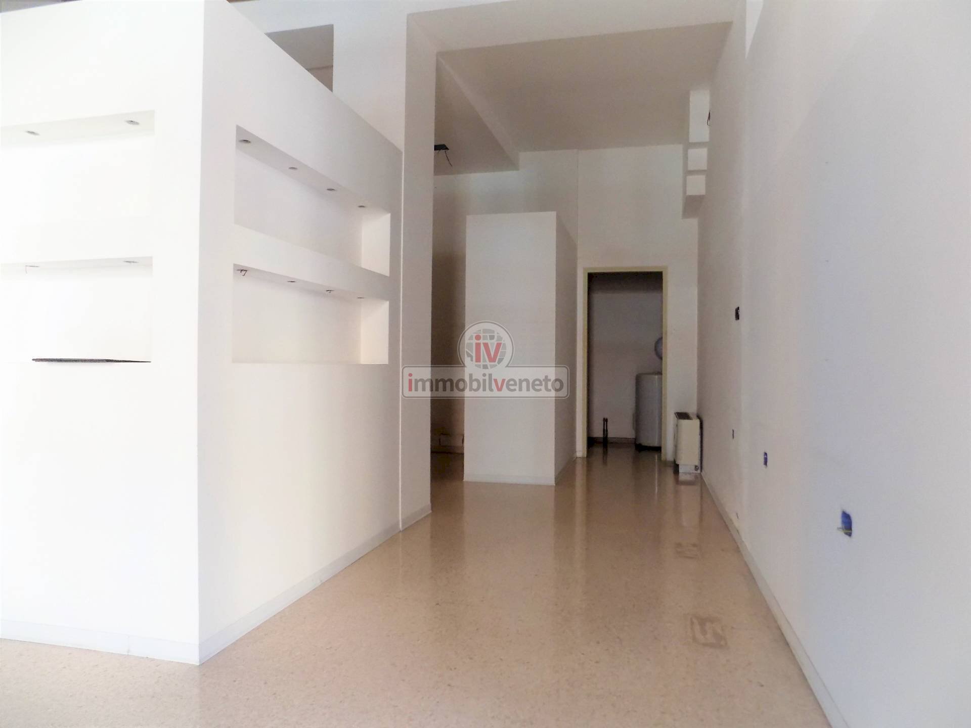 Foto 1 - Attività Commerciale VIA ROMA
 
52, Lonigo - foto 1