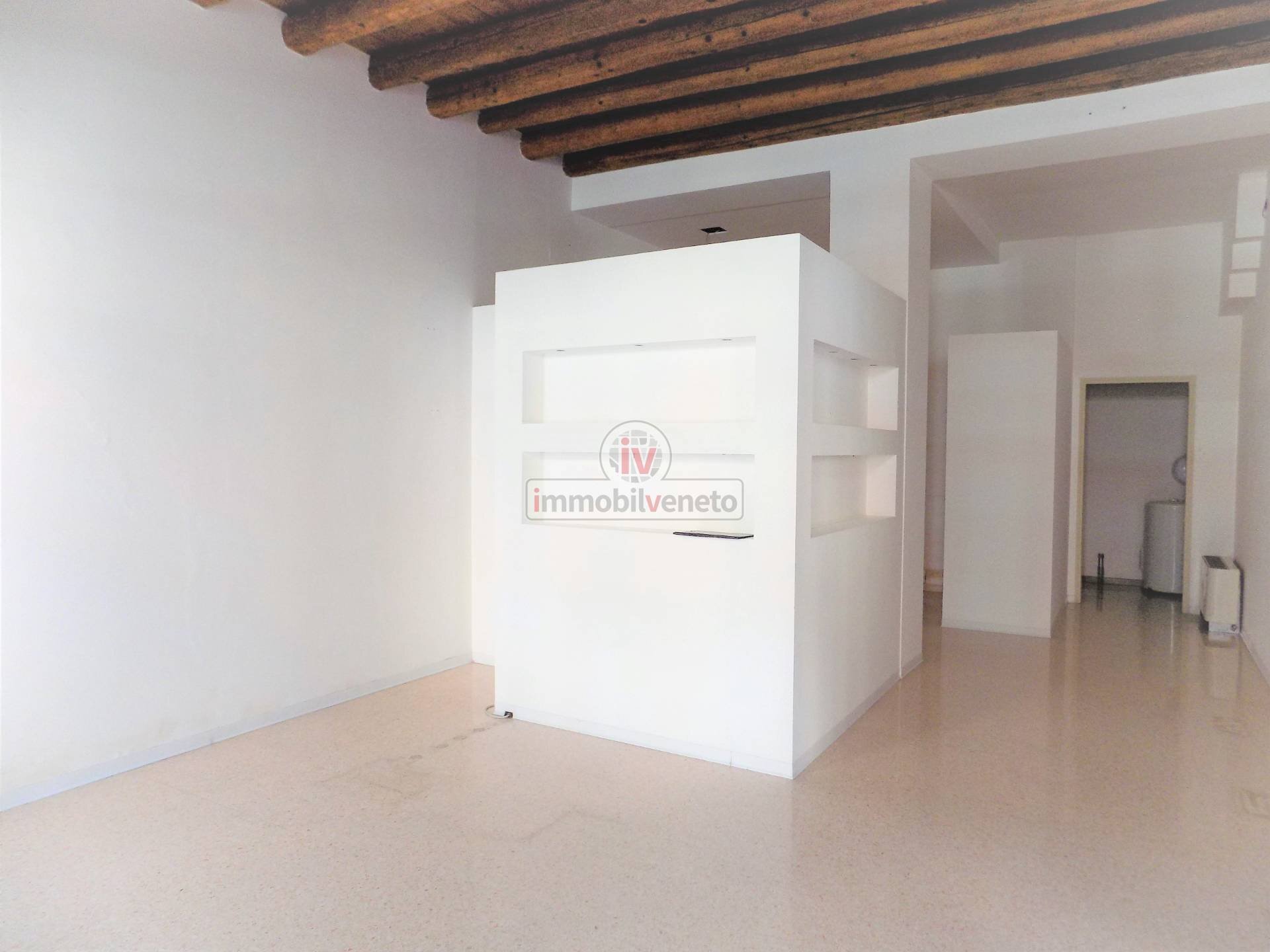 Foto 2 - Attività Commerciale VIA ROMA
 
52, Lonigo - foto 2