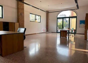 Foto 2 - Attività Commerciale VIA ROMA
 
52, Montebello Vicentino - foto 2