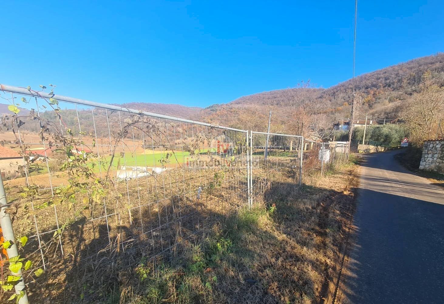 Foto 1 - Terreno edificabile VIA ROMA
 
52, Val Liona - foto 1