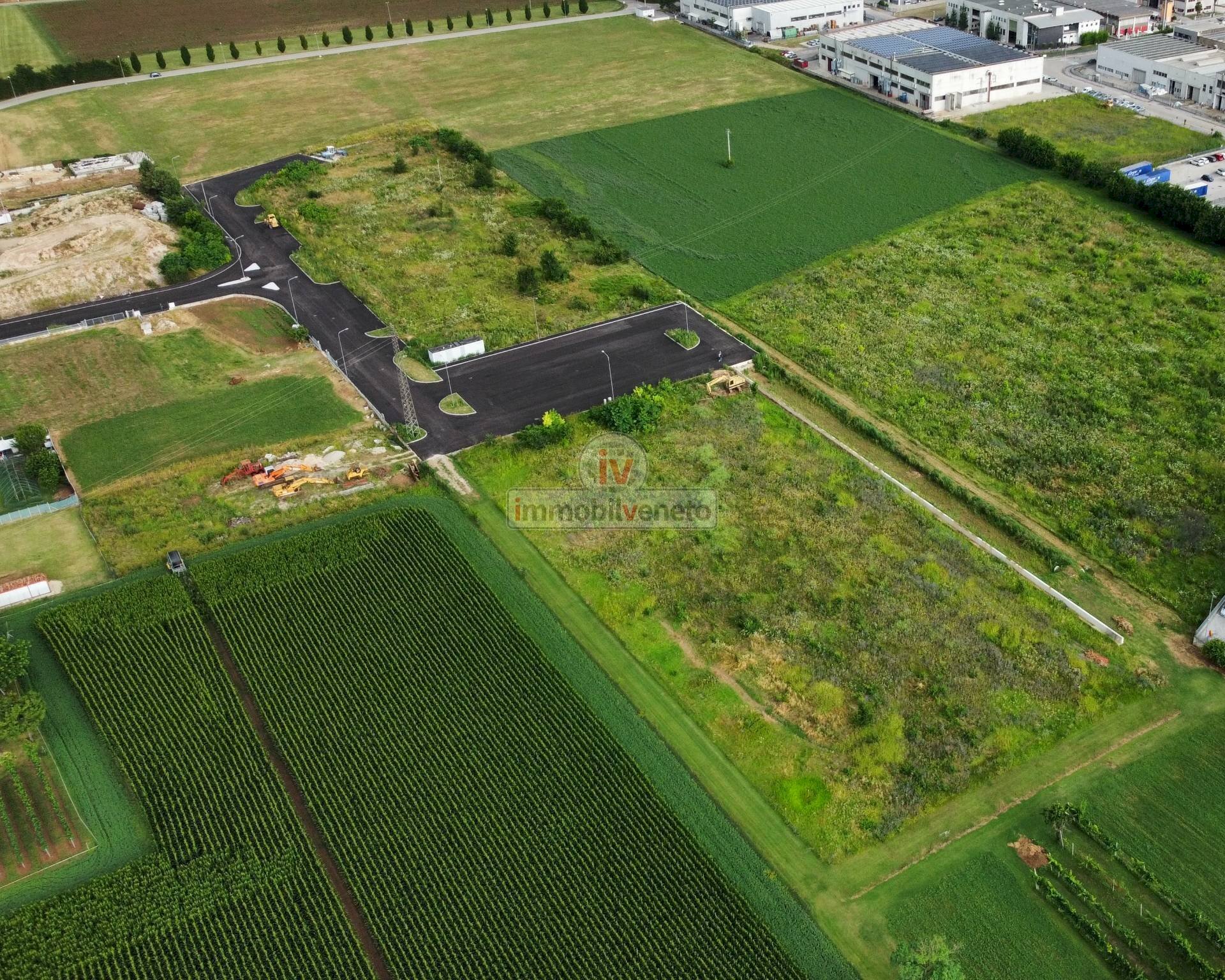 Foto 1 - Terreno edificabile VIA ROMA
 
52, Brendola - foto 1