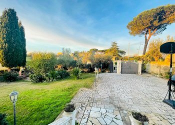 Foto 5 - Villa Via Di Spregamore
 
245, Roma - photo 5