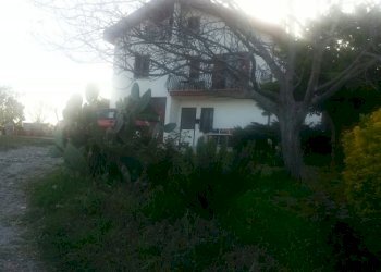 Foto 1 - Casa semi indipendente C.da Difensuola
 
20, Montenero di Bisaccia - foto 1