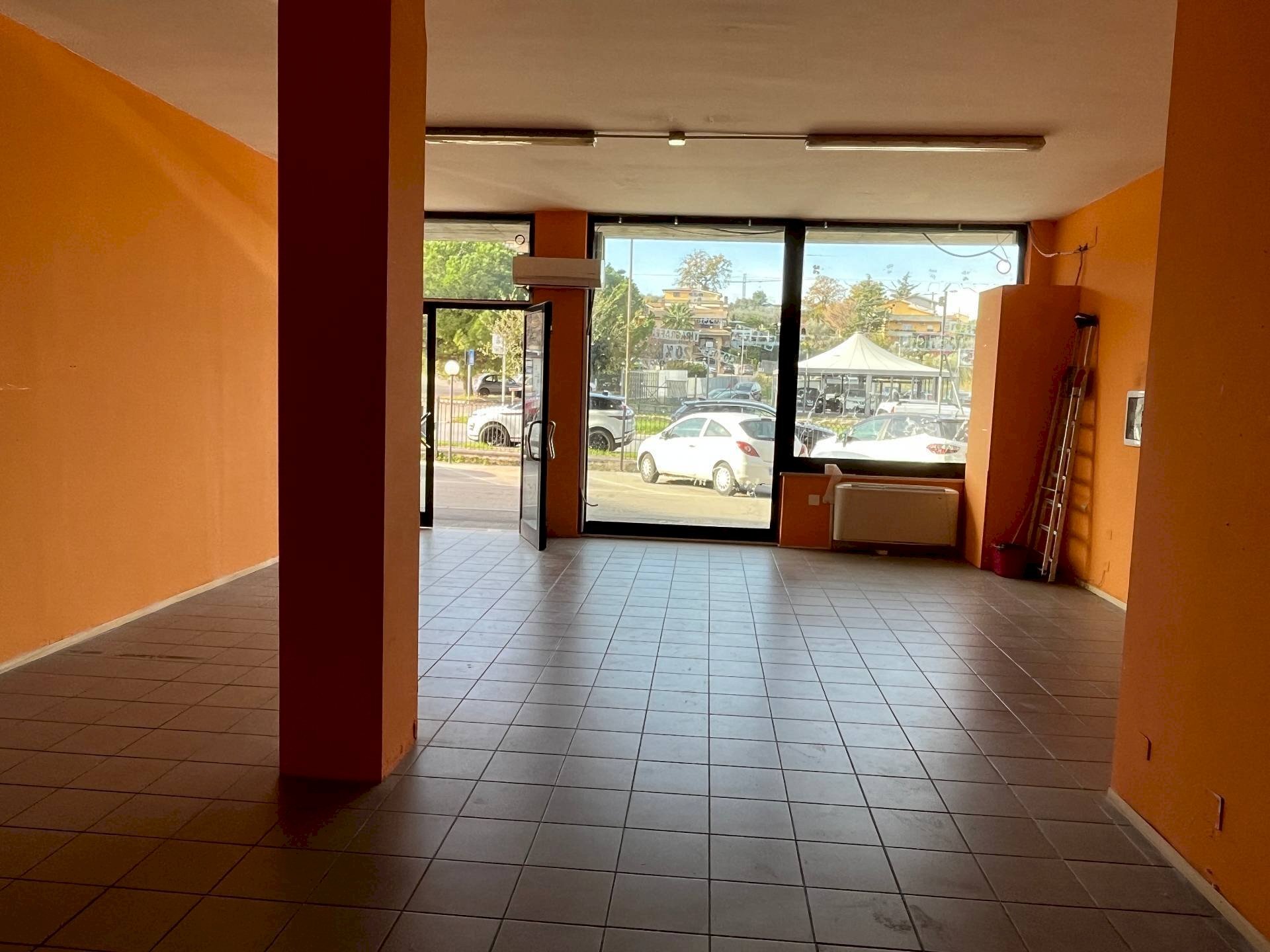 Foto 3 - Locale Commerciale CIRCONVALLAZIONE ISTONIENSE, Vasto - foto 3