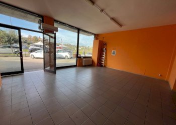 Foto 2 - Locale Commerciale CIRCONVALLAZIONE ISTONIENSE, Vasto - foto 2