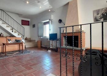 Foto 1 - Casa semi indipendente VIA UMBERTO I
 
1, Carunchio - foto 1