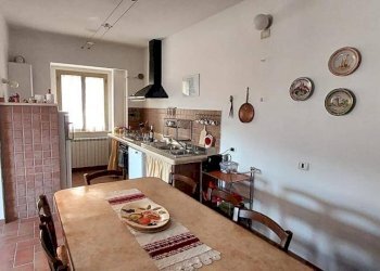 Foto 3 - Casa semi indipendente VIA UMBERTO I
 
1, Carunchio - foto 3