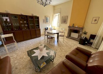 Foto 2 - Casa semi indipendente VIA DELLA CHIESA
 
1, Pollutri - foto 2