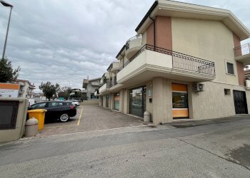 Foto 2 - Attività Commerciale VIA INCORONATA, Vasto - foto 2