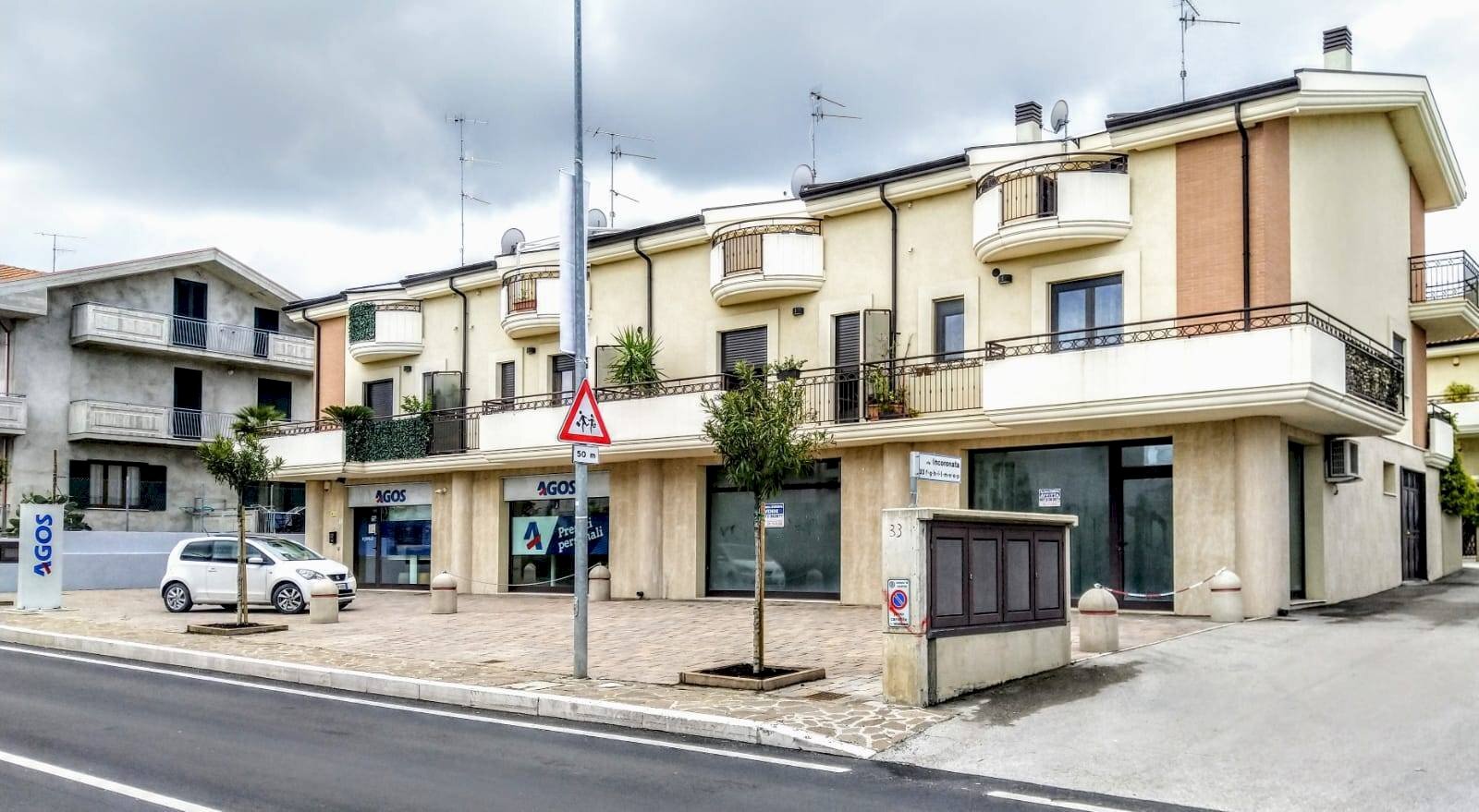 Foto 1 - Commercial Premises VIA INCORONATA
 
33, Vasto - photo 1