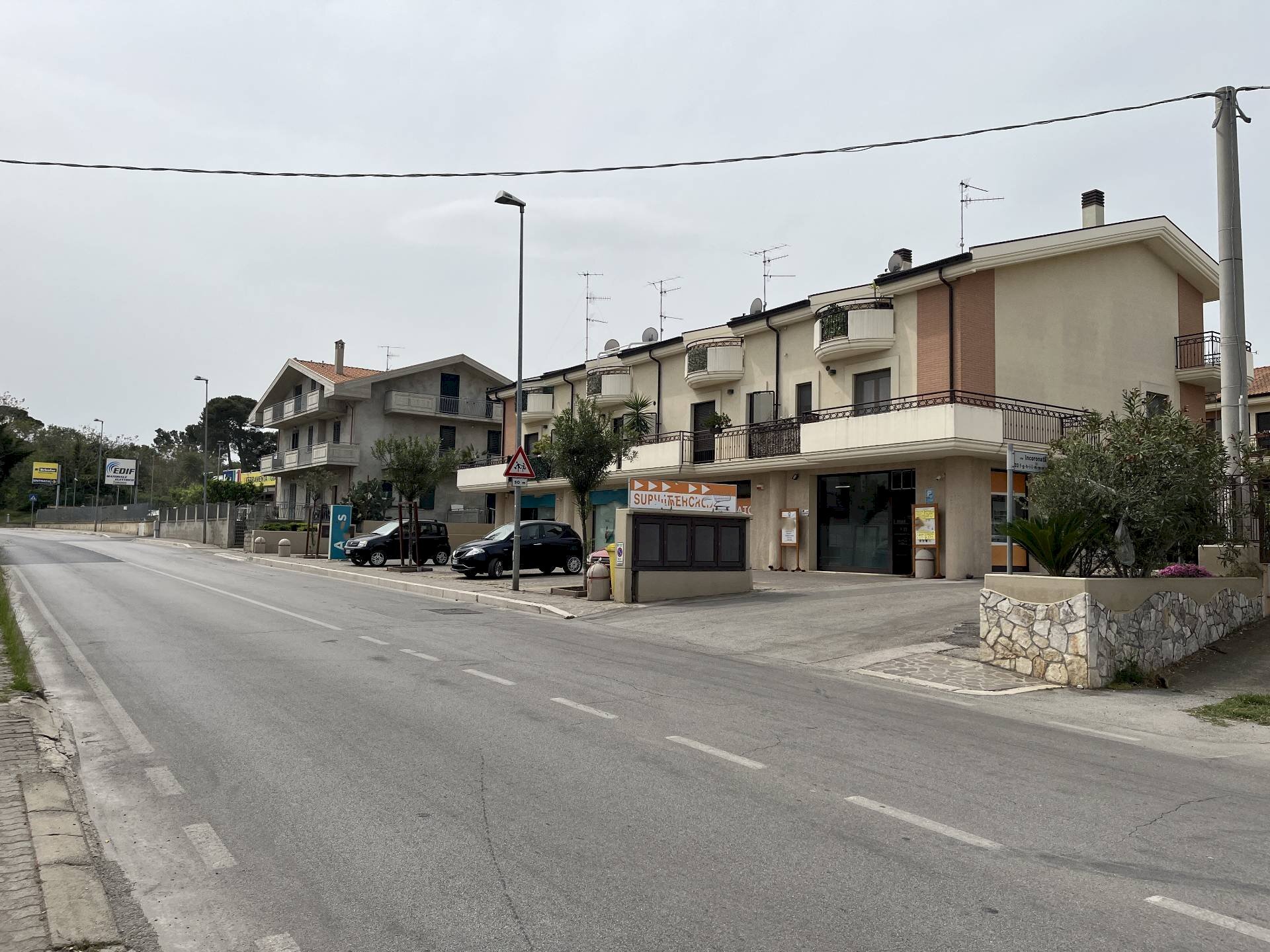 Foto 3 - Commercial Premises VIA INCORONATA
 
33, Vasto - photo 3