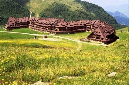 Vista del complesso stagione estiva - Bilocale Località Montecampione, Pisogne - foto 2