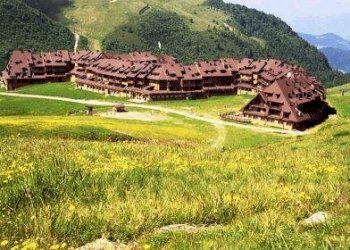 Vista del complesso stagione estiva - Bilocale Località Montecampione, Pisogne - foto 2