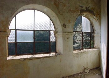 Vista particolare della finestra 2 - Villa Strada Provinciale, Ascoli Piceno - foto 25