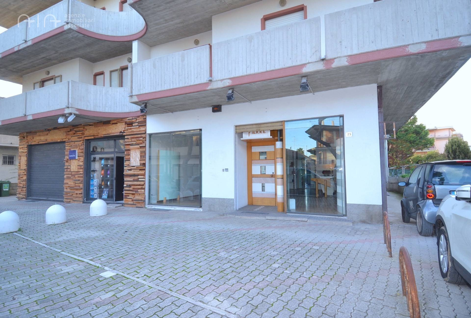 Foto 1 - Locale Commerciale Via Piemonte
 
25, Martinsicuro - foto 1