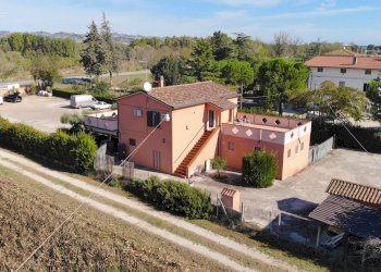 Foto 1 - Casa indipendente Via Bonifica del Tronto
 
34, Controguerra - foto 1