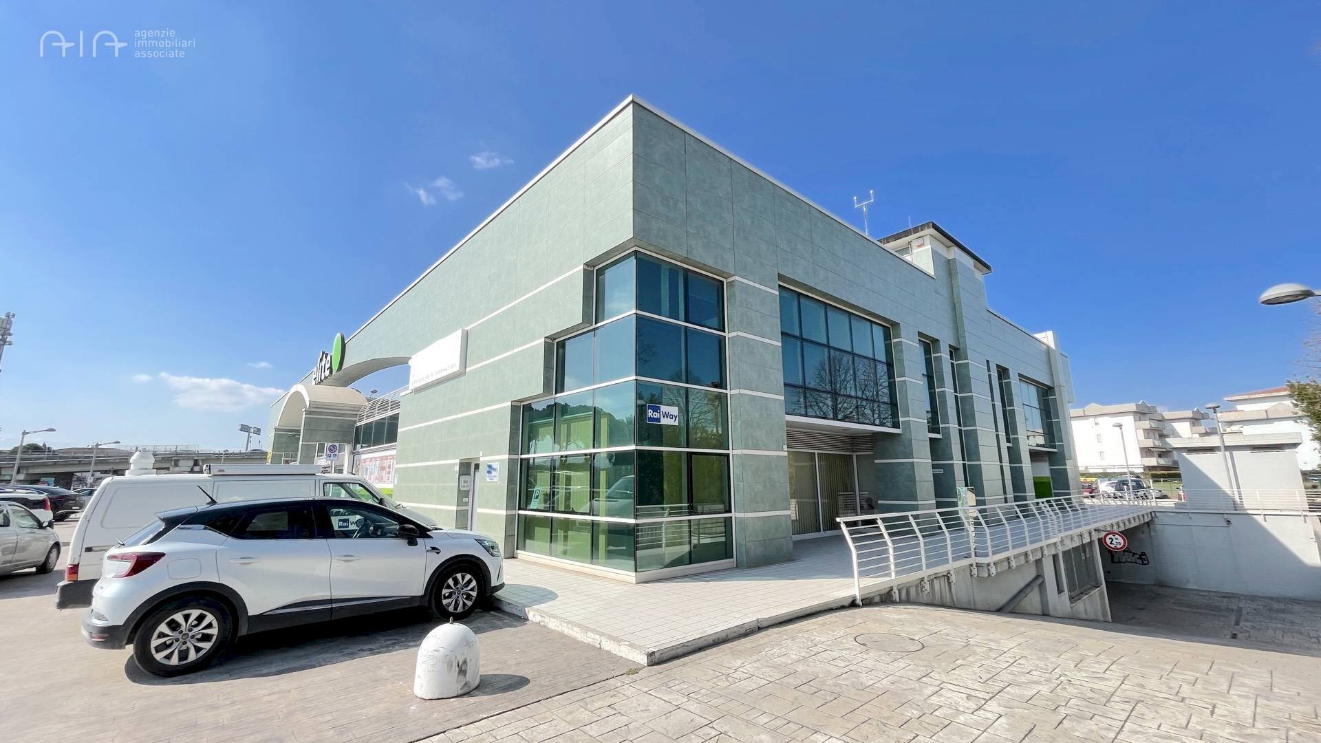 Foto 3 - Ufficio Via Goffredo da Buglione
 
26, San Benedetto del Tronto - foto 3