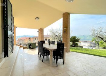 Foto 52 - Villa Via Maestri del Lavoro
 
28, Castel di Lama - foto 52