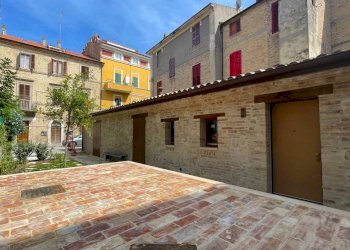 Foto 2 - Casa indipendente Via Degli Orti
 
snc, San Benedetto del Tronto - foto 2